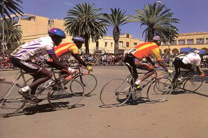 Bicycle racing at Harnet Avenue - Asmara
