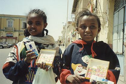 Children, selling handkerchiefs and chewing gum - Asmara Eritrea