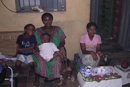 Reunion with a Massawa family in Kutmia - Massawa.